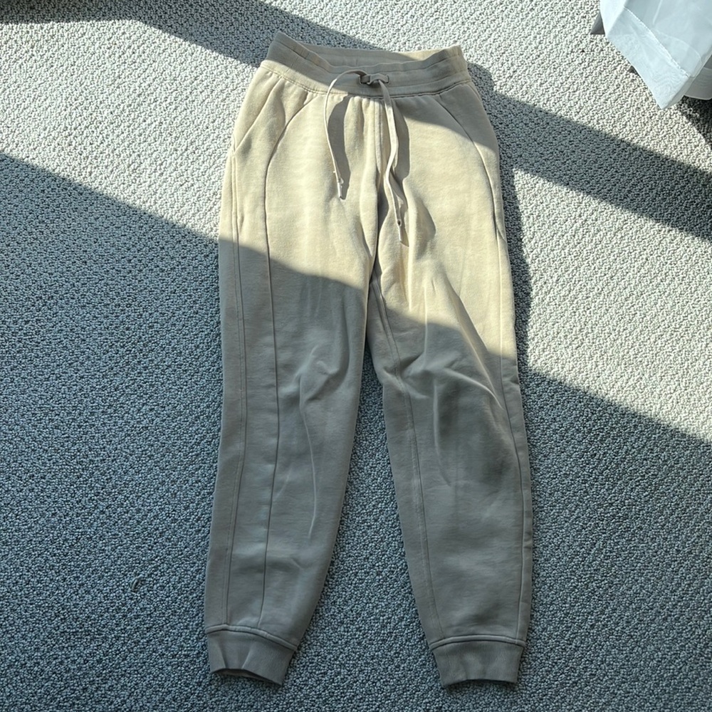 Lululemon sweatpants